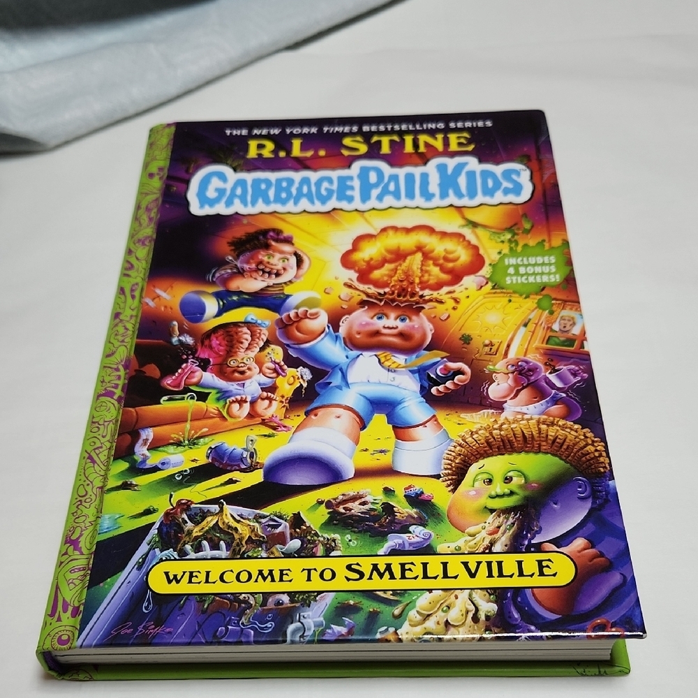 R.L. Stine Garbage Pail Kids -- Welcome to Smellville